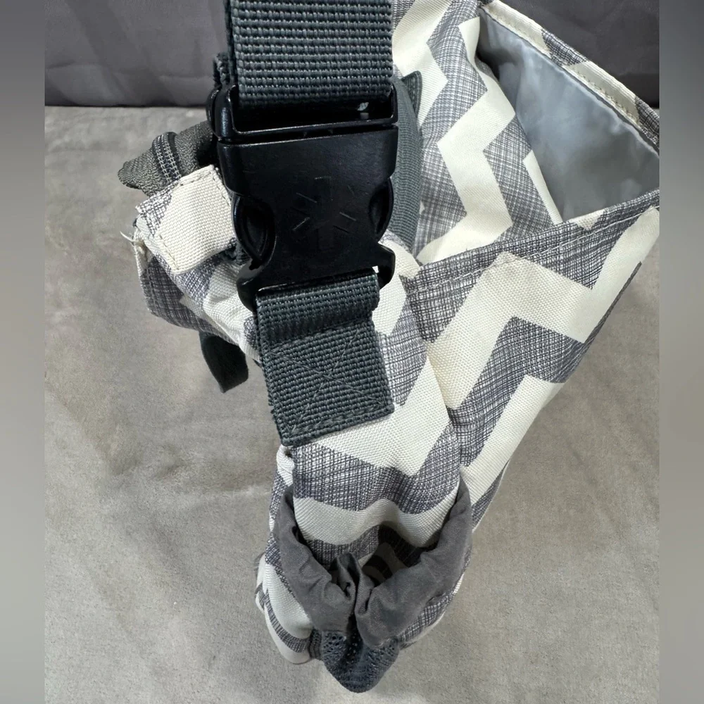 Skip Hop Baby Bag in Gray and White